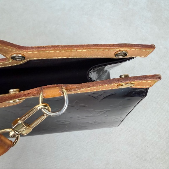 Louis Vuitton Vernis Roxbury Drive Amarante Patent Leather Shoulder Bag - Picture 15 of 16